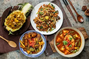 ▲寶林茶室以純素的馬來西亞料理闖出知名度。（圖／取自寶林茶室臉書）