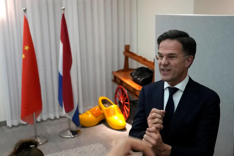 ▲荷蘭總理呂特（Mark Rutte）造訪北京，與中國國家主席習近平討論了針對荷蘭的中國網路間諜事件。（圖／美聯社／達志影像）