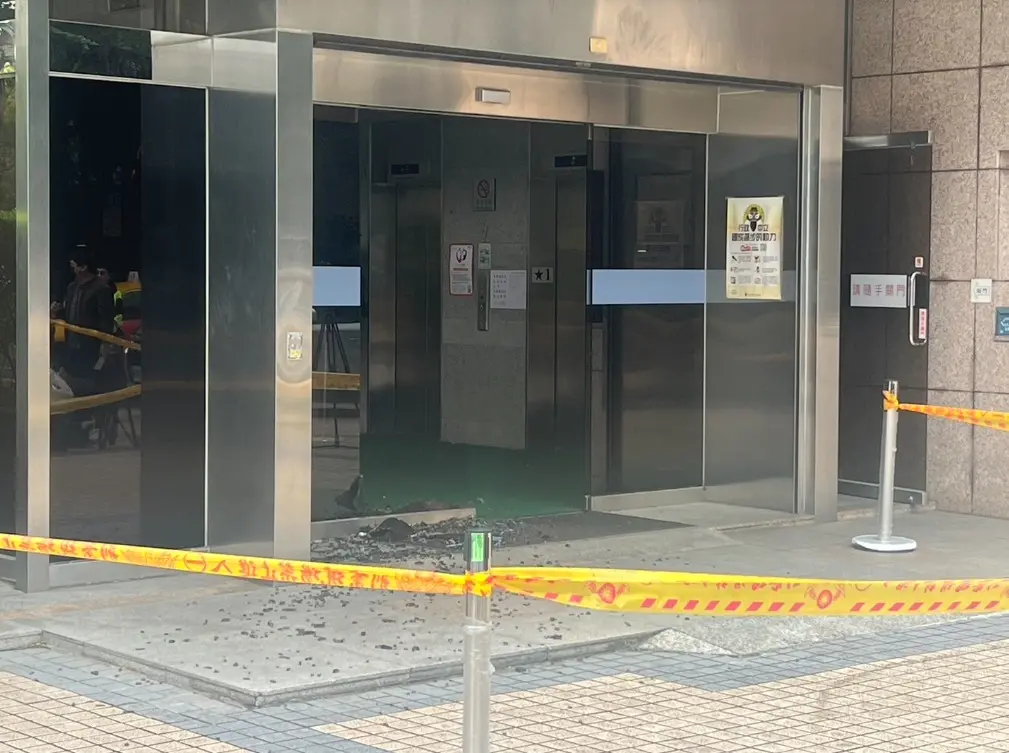 ▲位在台北市中正區延平南路的數位發展部，今（28）日上午驚傳槍響。（圖／翻攝照片）