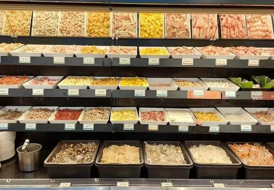 ▲新北市板橋區一間「吉哆火鍋百匯」最近在社群聲量超高，不少老饕吃過都表示：「水準非常高」。（圖/吉哆火鍋百匯Google評價）