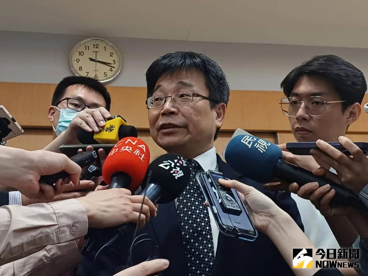 ▲衛福部次長周志浩表示，上半年會盡力擬定《人工生殖法》草案並預告，但部方不會預設立場。（圖／記者林志怡攝，2024.03.28）