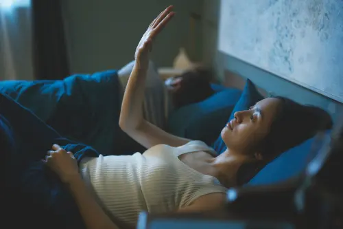 ▲林依晨在《不夠善良的我們》裡,飾演「欲求不滿」的人妻。(圖/公視、MyVideo提供) ▲林依晨在《不夠善良的我們》裡,飾演「欲求不滿」的人妻。(圖/公視、MyVideo提供)