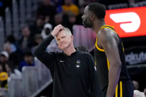 金州勇士大前鋒Draymond Green上一場再度失控,他的失控行為對勇士來說無疑是「不定時炸彈」,讓總教練Steve Kerr等人感到頭痛 ▲金州勇士大前鋒Draymond Green的失控行為對勇士來說一直是「不定時炸彈」,但總教練Steve Kerr仍力挺子弟兵。(圖/美聯社/達志影像)