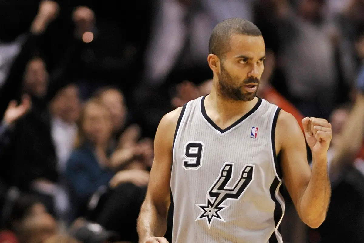 ▲聖安東尼奧馬刺傳奇球星Tony Parker是NBA史上最特別的球員之一，身高不高、體能不勁爆，但卻有著出色的禁區終結能力，與馬刺隊年年「送聯盟第一控衛回家」。（圖／美聯社／達志影像）