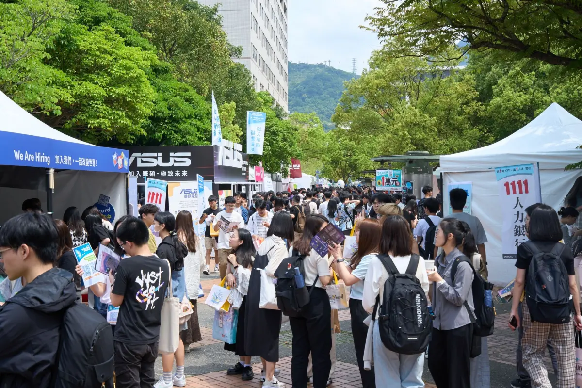 ▲政大徵才博覽會今（29）日登場，120家企業釋出上萬名職缺、赴日工作起薪50K。（圖／政大提供）