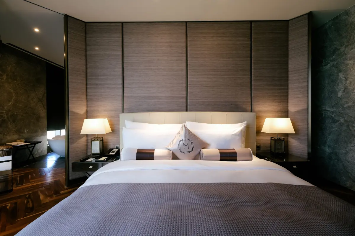 ▲全台有4家飯店最近迎來周年慶，紛紛推出超殺優惠，像是慕軒飯店歡慶開幕10周年，推出尋找姓名中有「慕軒」二字且生日為4月17日，能免費入住原價2萬8,000元的慕軒客房。（圖／慕軒飯店提供）