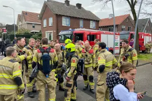 男攜爆裂物闖荷蘭酒吧！挾持多名人質　警疏散附近150戶民宅
