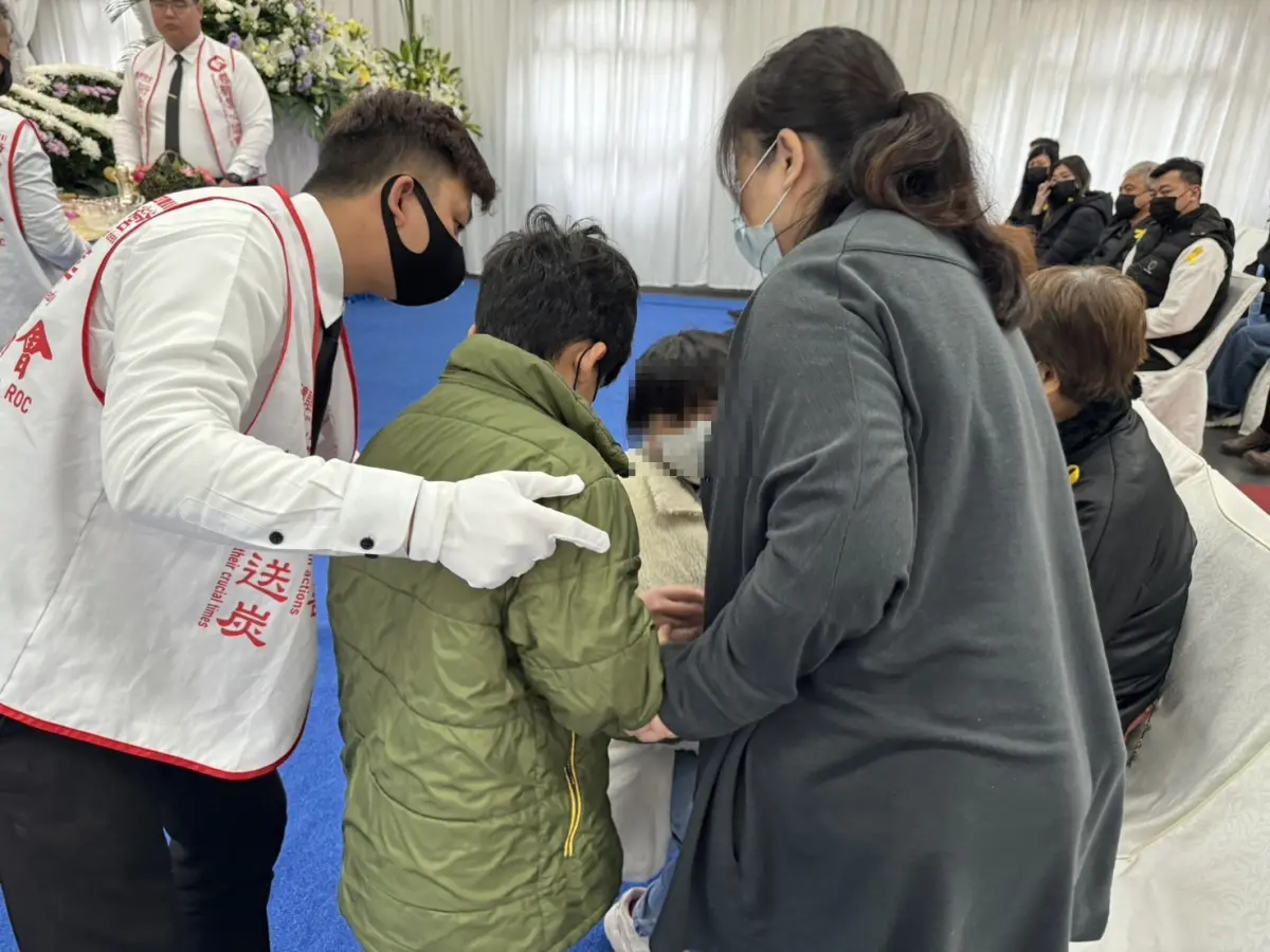 ▲民間慈善組織「善願愛心協會」日前替一名40歲社工辦理「免費殯葬」，過程的故事令人相當動容。（圖／善願愛心協會提供）