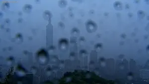 ▲大雷雨來襲！今（31）日下午受到鋒面、對流影響，北部7縣市都出現大雨，部分地區甚至出現強風。（圖／Taipei Travel Live Cam  台北觀光即時影像 ）