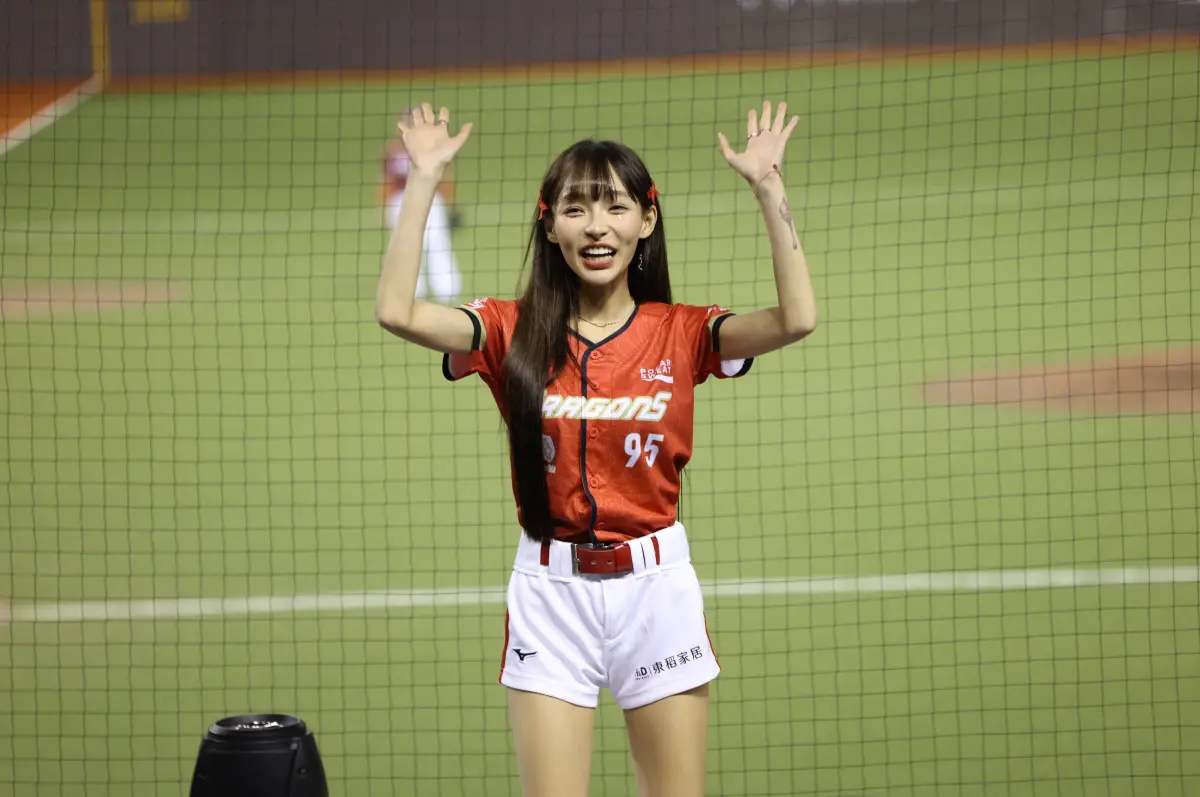 ▲林襄日前上節目時，談及自己剛出道時曾被罵到「暴瘦」， 暢談啦啦隊生涯時感性表示：「重來一次仍會選這條路！」（圖／翻攝自林襄IG）