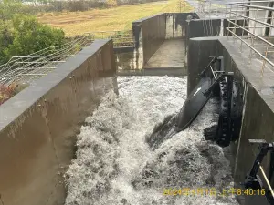 ▲對流雲系發展旺盛臺南地區發布大雷雨特報，臺南抽水站、抽水機啟動抽水，抽水量約為7.5萬噸。。（圖／台南市政府提供）