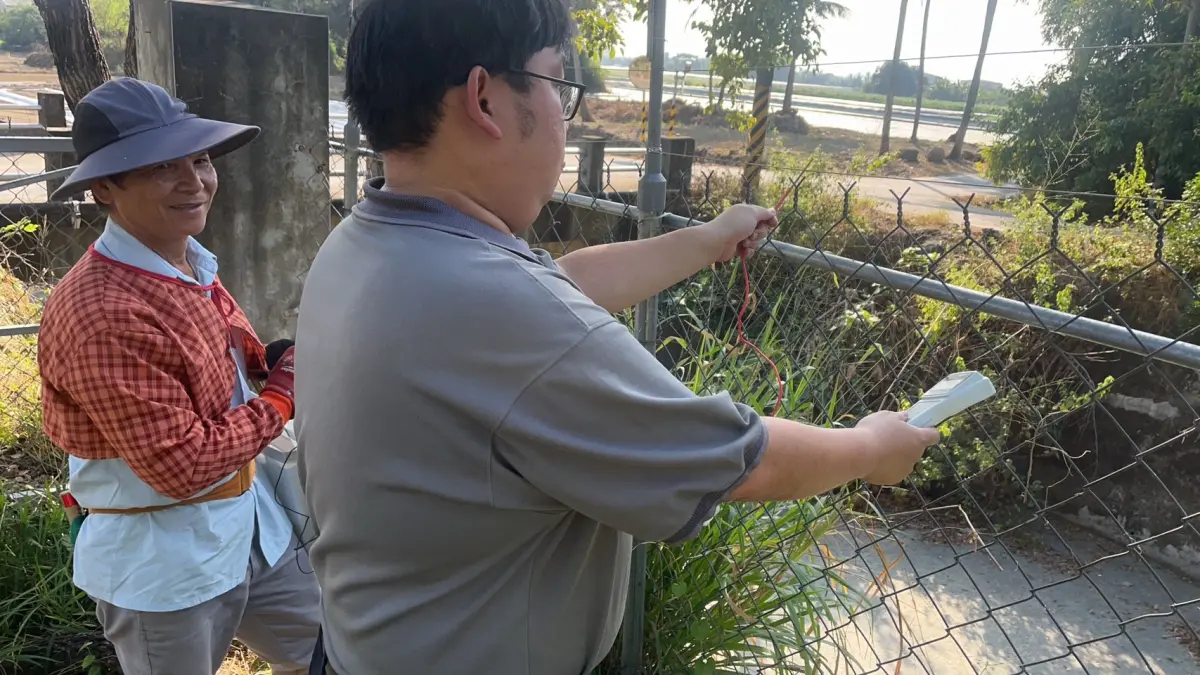 ▲為降低猴害造成農作物損失，高市府配合中央編列經費補助農民架設防猴設施，即日起受理申請。（圖／高市府農業局提供）