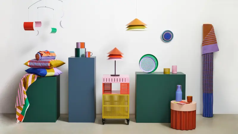 ▲IKEA與荷蘭設計師雙人組Raw Color，合作推出的「TESAMMANS」聯名系列，4月正式在台灣開賣，共有收納櫃、邊桌等17款商品。（圖／IKEA提供）