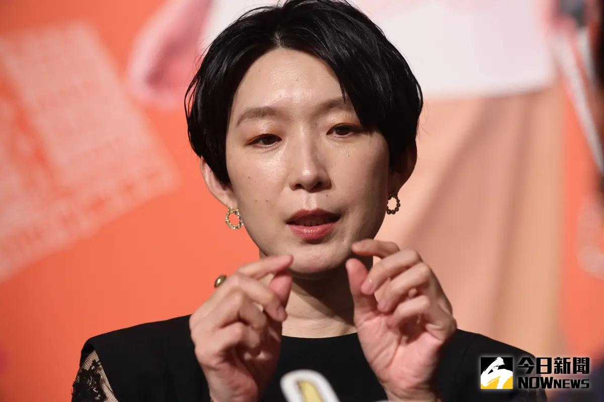 ▲江口德子來台出席《獨活女子的守則4》記者會，她幫飾演的角色「五月女惠」擇偶，最終選擇黃冠智。（圖／記者陳明中攝）