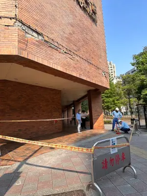 花蓮7.2大地震!台北福華飯店「外牆磁磚掉滿地」 急拉封鎖線