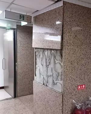 7.2強震!黃珊珊拍下「立院建築崩壞照」 辦公大樓整片磁磚掉落