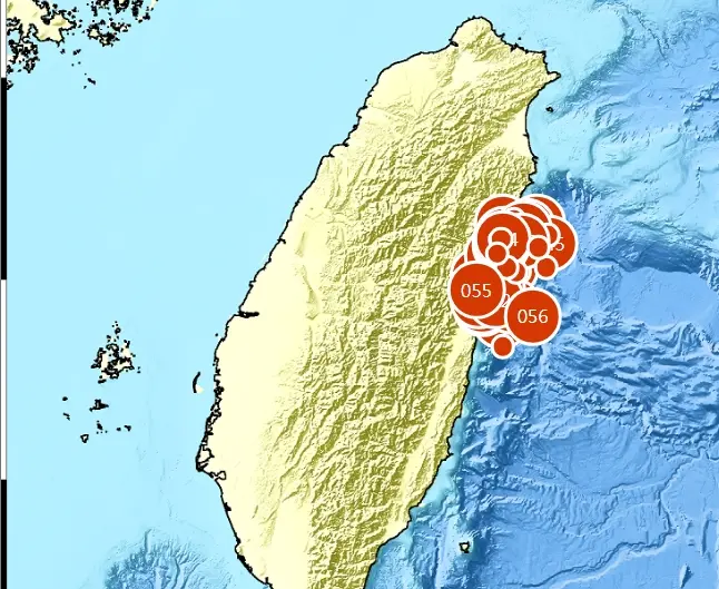 ▲今（3）日上午7點58分，花蓮外海發生規模芮氏規模7.2地震，截至上午10點40分，前後已經出現66起餘震。（圖／翻攝自中央氣象署）