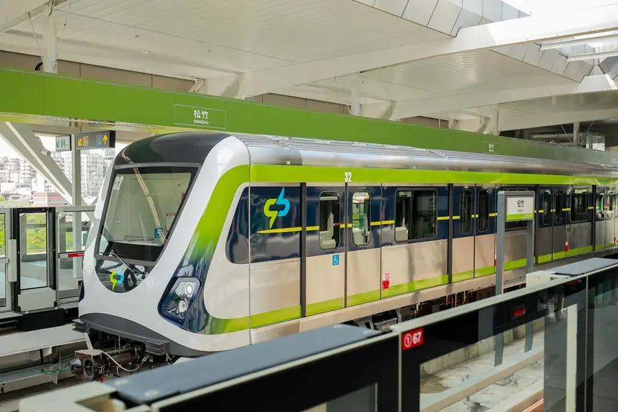 ▲從北捷鄭捷事件到今（21）日中捷傷人事件，10年間2起犯案都在密閉的捷運車廂，有民眾緊急避難，也有民眾勇於上前制止。（圖／資料照片）