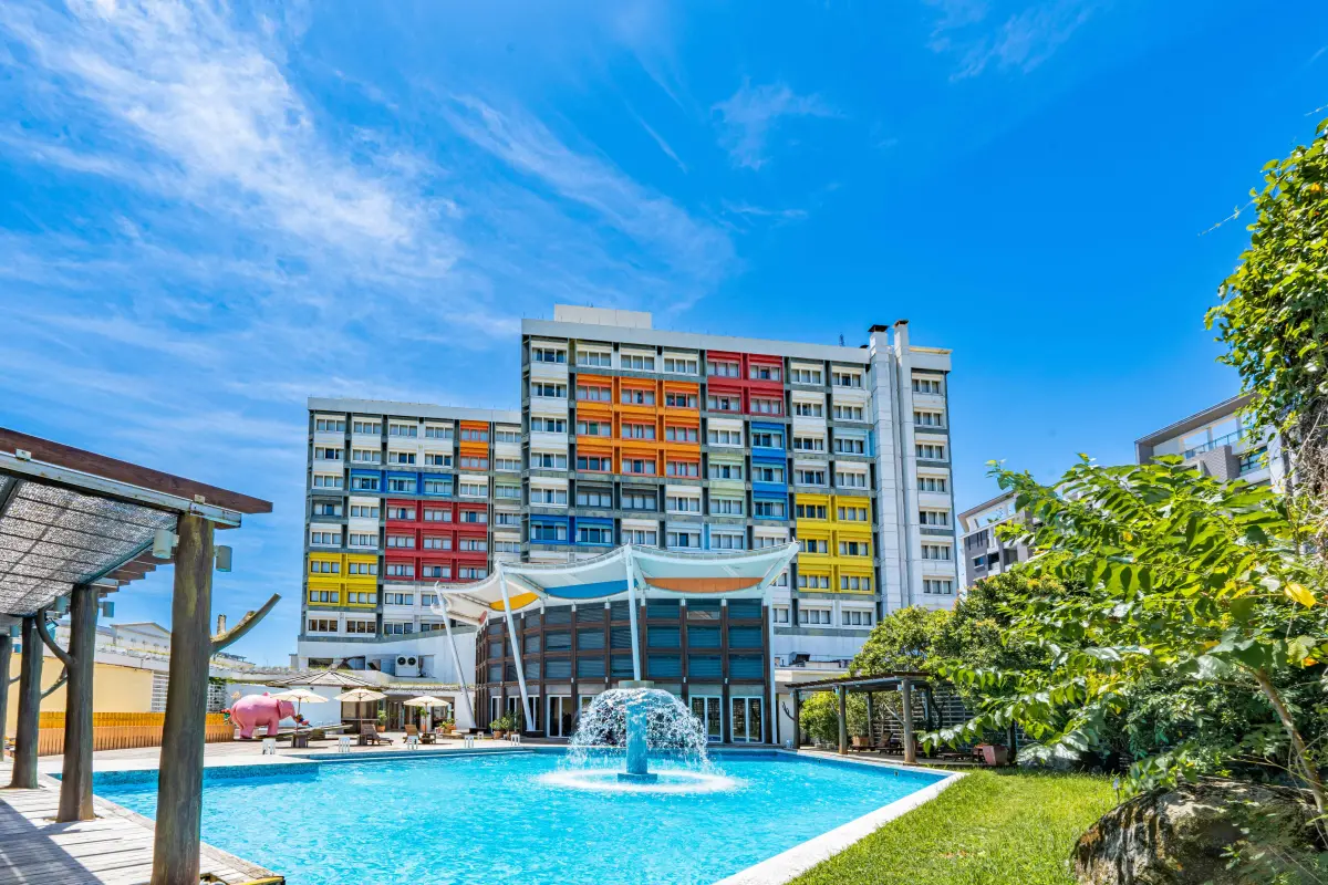 ▲花蓮發生芮氏規模7.2強震，雲朗觀光集團旗下、超過40年歷史的翰品酒店宣布「即日起停業」，解僱全數員工86名。（圖／雲朗觀光集團提供）