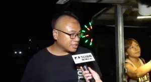 ▲嘉義攤販商家前往花蓮路上受阻,現烤點心在同樣卡在現場的工人跟附近民眾。(圖/NOWnews攝影中心) ▲嘉義攤販商家前往花蓮路上受阻,現烤點心在同樣卡在現場的工人跟附近民眾。(圖/NOWnews攝影中心)
