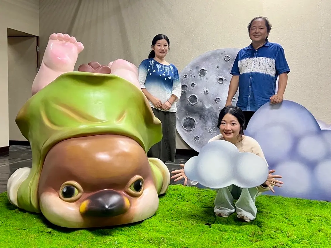 ▲藝術家葉蘿倫（中）出身陶藝家庭，父母都是藝術工作者，家學淵源。（圖／田中窯提供）