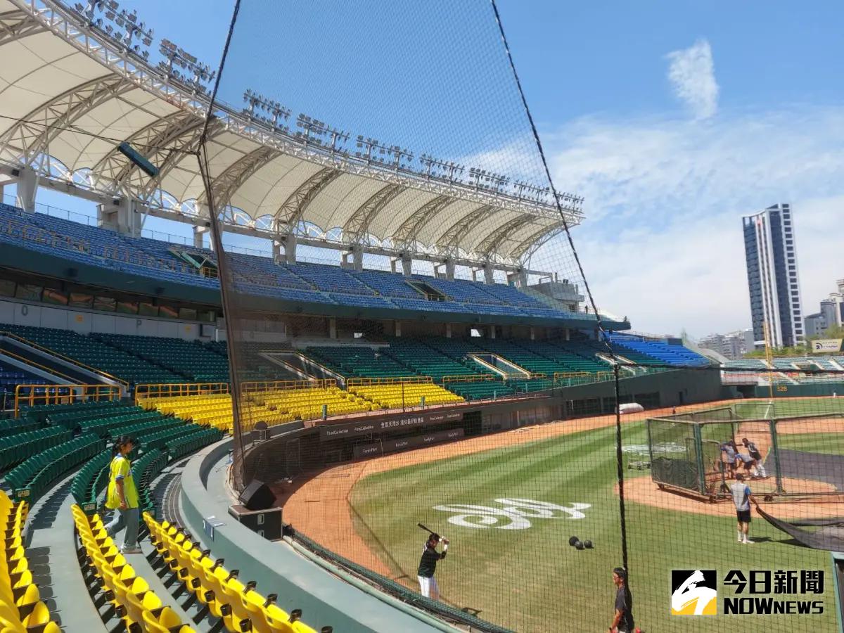 ▲澄清湖球場雖然看似外部新穎，但球場仍危機重重。（圖／記者林之越攝）