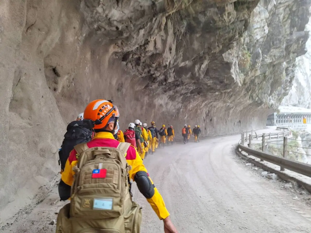 ▲太魯閣國家公園在今年0403地震受創嚴重，目前正在重建階段，受創最嚴重的砂卡礑、燕子口被評估得要7年，直到才能2031年才能重建完成。（示意圖／台東特搜隊提供）