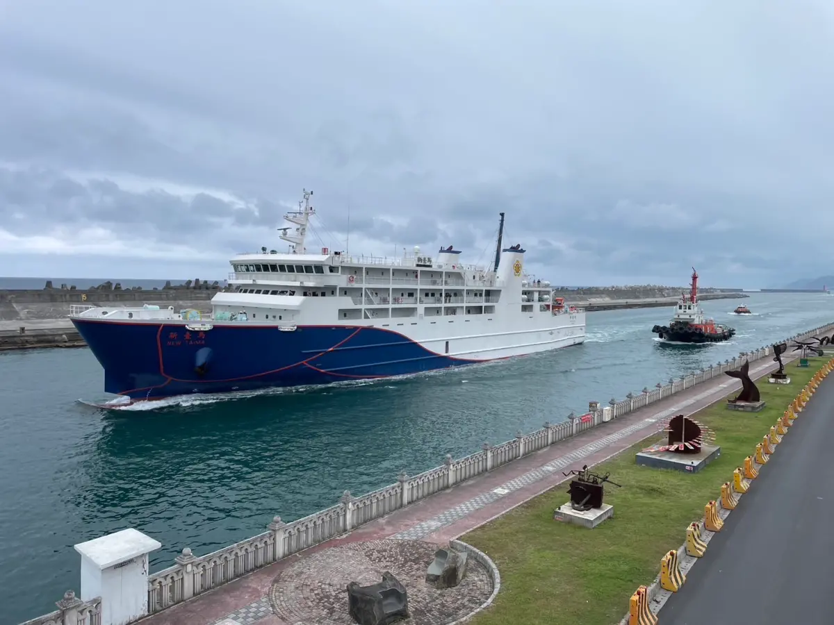 ▲航港局表示，今（7）日因適逢清明連續假期收假日，新臺馬輪須執行既定的臺馬間運務，並考量蘇花公路搶通，故暫停提供蘇花海運備援服務。（圖／航港局提供）