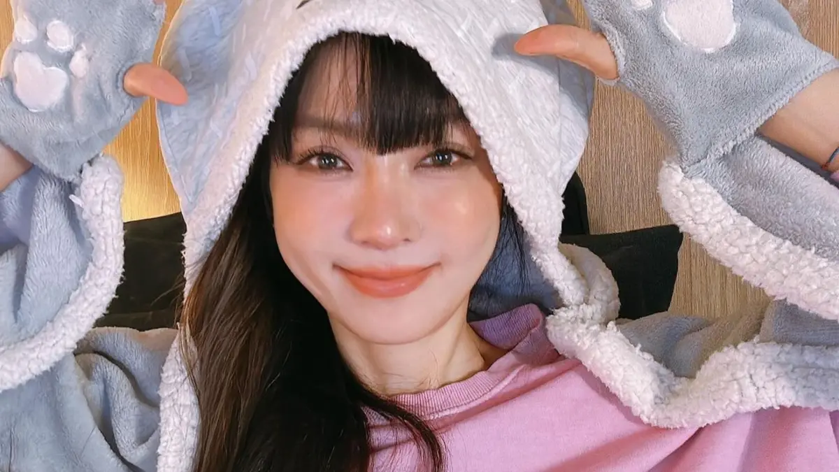 ▲謝金燕已經49歲，身上卻看不出歲月留下的痕跡，先前上傳狂扭水蛇腰的影片，再度掀起熱議。（圖／謝金燕IG）