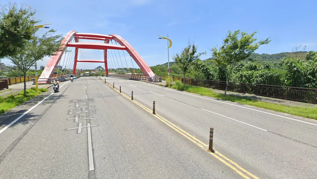 ▲位於16股大道的美崙溪橋因0403地震而受損。（圖／翻攝Google地圖）