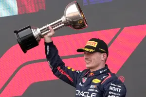 F1／「車神」舒馬克後第1人！紅牛Verstappen連3年日本大獎賽奪冠
