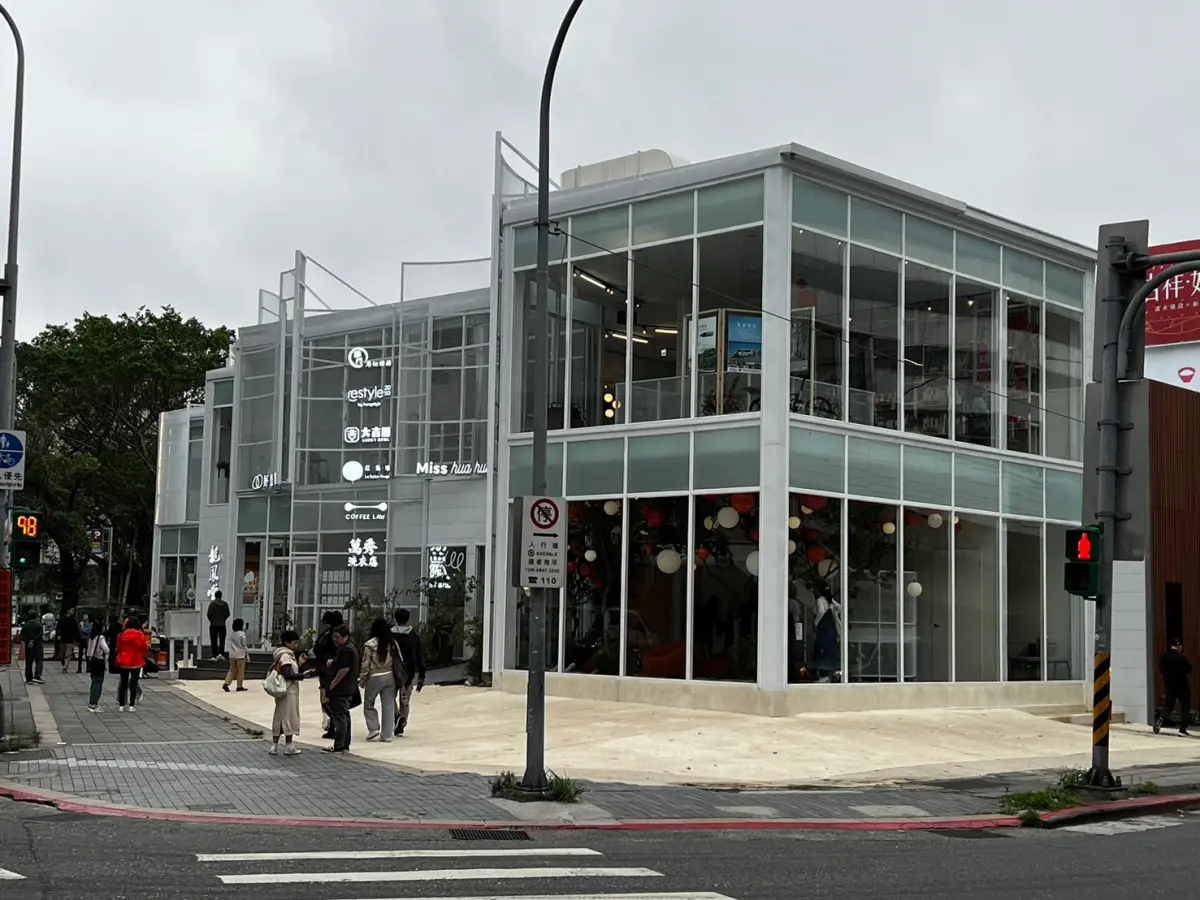 ▲信義區全新文青感小百貨「吉祥道」，內部各種亮點一次看完。（圖／記者張勵德攝）