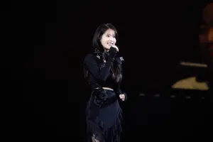 ▲▲IU捨不得台北演唱會結束,表示會很想念歌迷的尖叫聲。(圖/DAM 엔터테인먼트、寬魚國際,此為主辦提供的第一天官方照) ▲▲IU捨不得台北演唱會結束,表示會很想念歌迷的尖叫聲。(圖/DAM 엔터테인먼트、寬魚國際,此為主辦提供的第一天官方照)