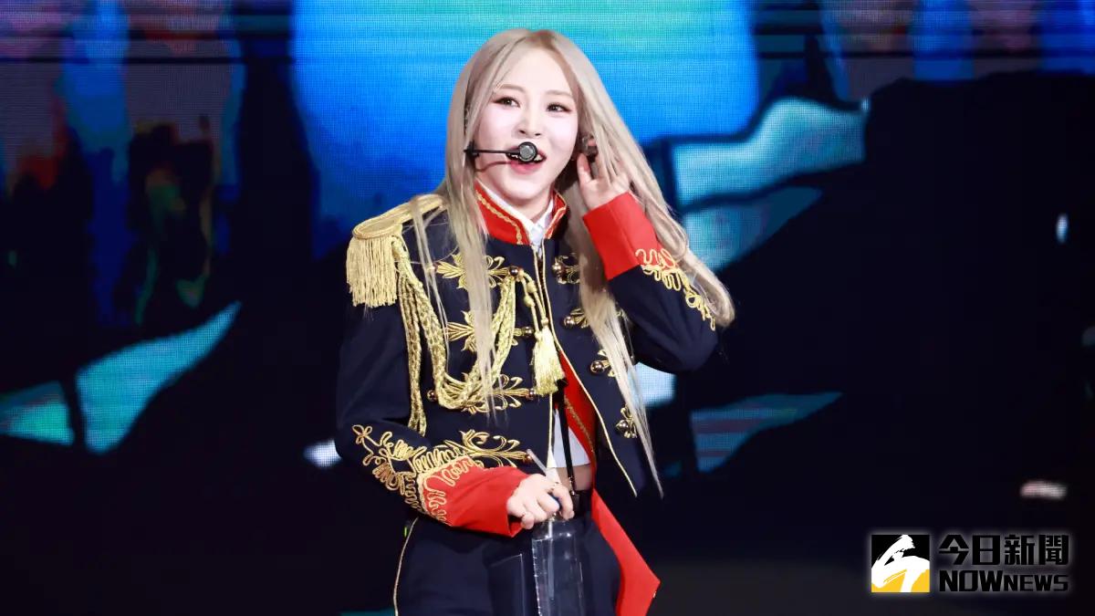 ▲MAMAMOO玟星來到台灣開唱，超級寵粉的她不斷與歌迷做互動，見大家唱到韓文歌變得「嗯嗯啊啊」，就決定要做一首中文歌，嗨翻現場。（圖／記者吳翊緁攝影）