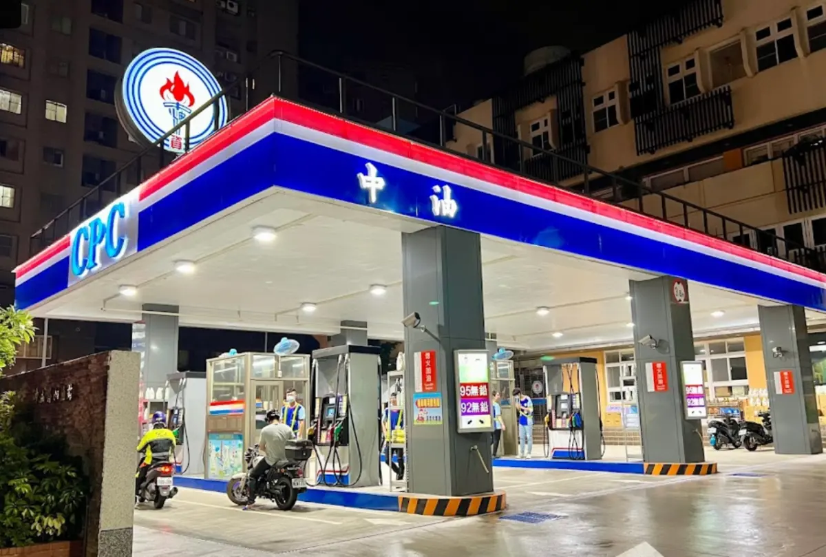 ▲經中油啟動平穩機制後，下週汽、柴油預估各調漲0.1元。（圖／取自Google地標）