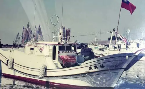 剛傳好消息！屏東籍漁船「鴻興漁號」不回東港　海巡帶往高雄調查
