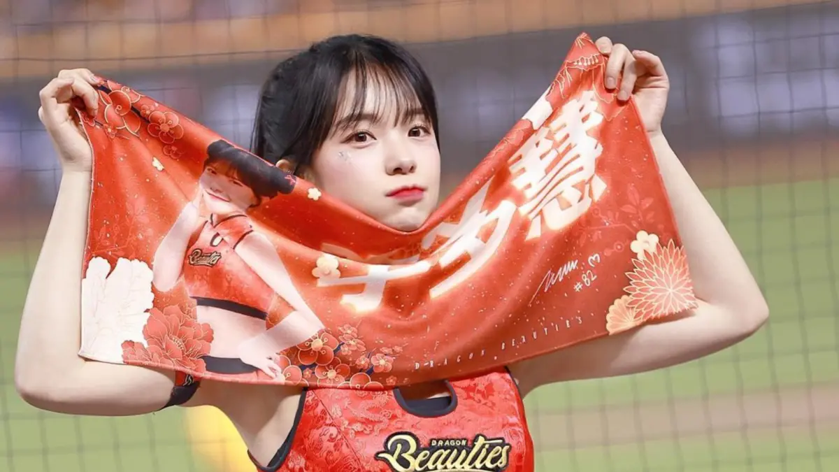 ▲李多慧日前爆出味全龍開出1兆韓元的簽約金才加入，還被外界形容是「啦啦隊的大谷翔平」，這讓她趕緊在節目上駁斥，「絕對沒有啦！」（圖／李多慧IG）