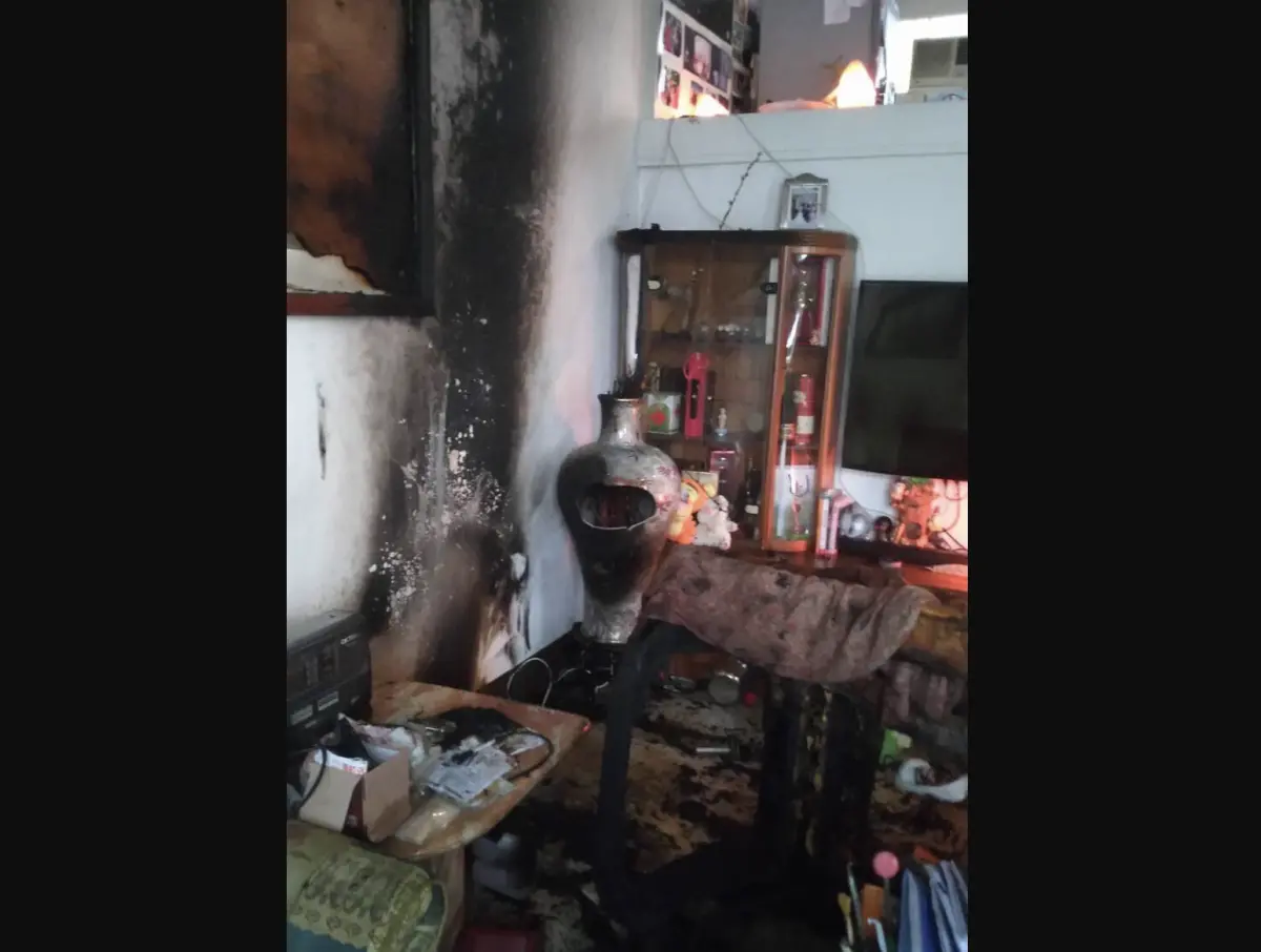 ▲台中市西屯區今（9）日上午，一對情侶因故起口角，34歲的謝姓女子突然朝41歲李姓男子潑汽油還點火，造成男方全身包括肚子、臉部、胸部等多處約68%燒燙傷。（圖／翻攝畫面）