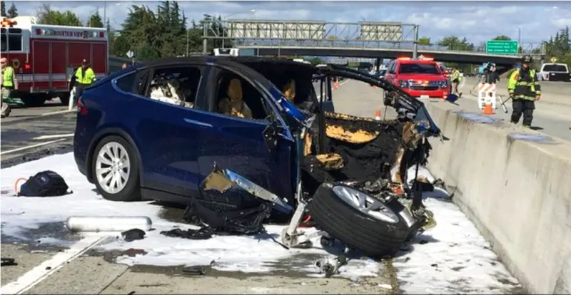 ▲美國電動車龍頭特斯拉（Tesla）最新解決了一樁備受矚目的官司，與2018年3月23日駕駛特斯拉Model X自撞身亡的駕駛家屬達成和解。（圖／美聯社／達志影像）