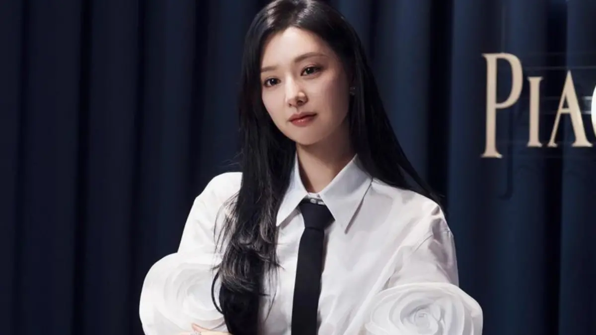 ▲金智媛主演《淚之女王》，人氣再攀高峰，先前她在IG曝光幕後花絮照，鄰家女孩的清新模樣頓時掀起討論。（圖／翻攝自金智媛IG）