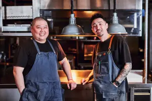 ▲Zaap主廚AJ簡士捷(左)與 SKY Lab主廚Jason陳思凱聯手推出餐會。（圖／SKY Lab提供）
