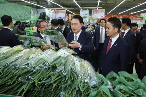 太「蔥」動！尹錫悅錯估菜價　韓國會大選前爆發「青蔥之亂」插曲
