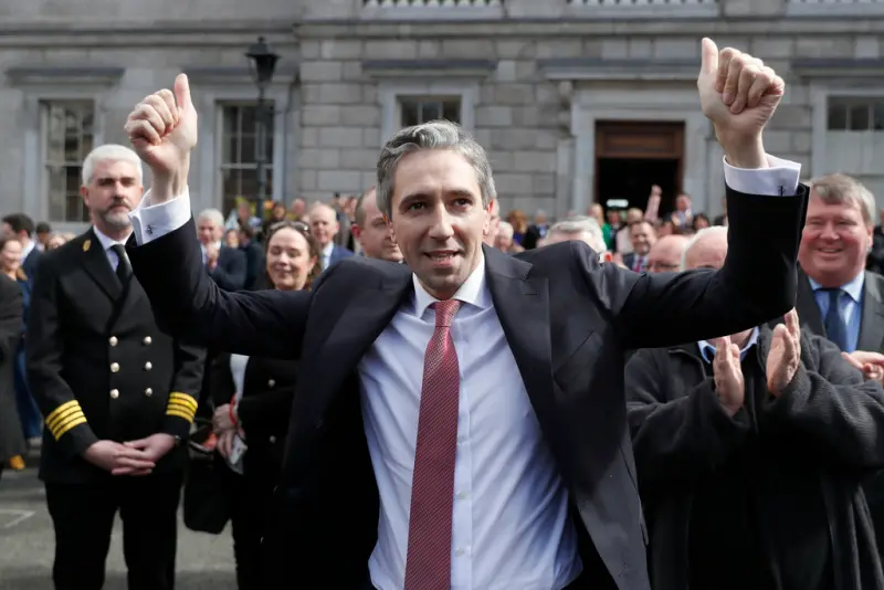 ▲愛爾蘭國會今天投票通過，由37歲的統一黨新黨魁哈里斯（Simon Harris）出任下一屆總理。（圖／美聯社／達志影像）
