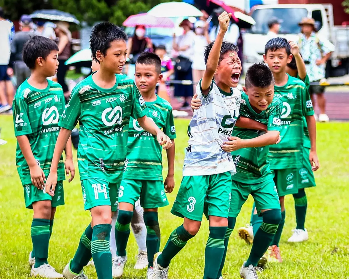 ▲安聯小小世界盃今年報名隊數再創新高，自去年的1107隊成長至1204隊，吸引超過12,000個家庭熱情投入。(圖/資料照，安聯提供)