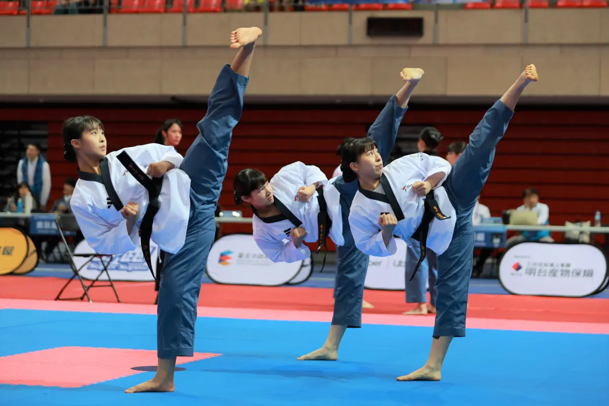 ▲育成高中拿下高女組團體金牌，林暐庭（右）升高中首金。（圖／全中運提供）