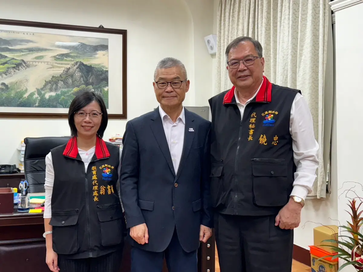 ▲中職花蓮7場賽事確定更換場地，秘書長楊清瓏與球團代表前往花蓮，拜訪花蓮縣縣長徐榛蔚、秘書長饒忠。（圖／中職提供）