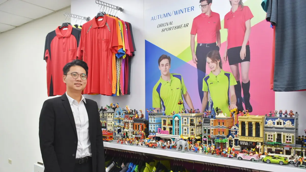 ▲阜冠國際開發有限公司總經理劉柱均， 為二代接班創立「阜冠」品牌，並持續參與多項公益活動，獲得今年救國團高雄市青年節社會優秀青年代表。（圖／記者陳美嘉翻攝）