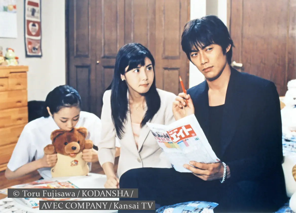 ▲反町隆史（右）1998年跟松嶋菜菜子因《麻辣教師GTO》相識相戀，2人過了26年再合作推出《麻辣教師GTO Revival》。（圖／friDay影音）