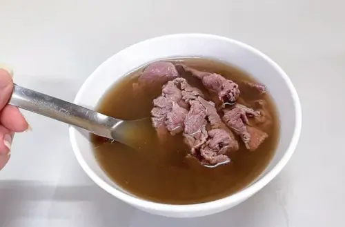 曾獲米其林必比登推介殊榮的台南「康樂街牛肉湯」,無預警宣布將永久停業。(圖/翻攝米其林官網) ▲曾獲米其林必比登推介殊榮的台南「康樂街牛肉湯」,無預警宣布將永久停業。(圖/翻攝米其林官網)