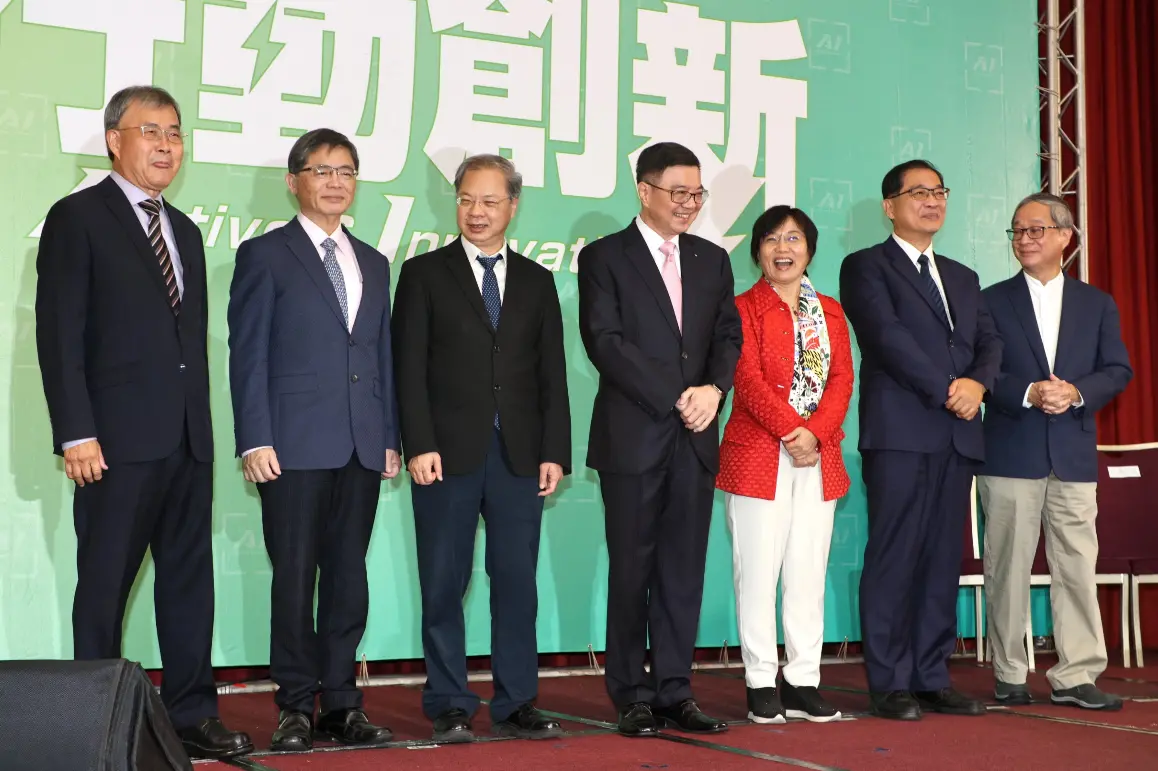 ▲準總統賴清德內閣人事今（12）日公布第二波名單，卓榮泰介紹新閣員，內政部長劉世芳、交通部長李孟諺、法務部長鄭銘謙、教育部長鄭英耀、文化部長小野。（圖／記者陳明中攝，2024.04.12）